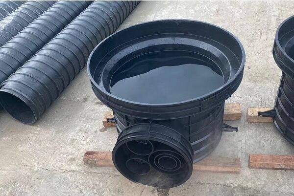 室內(nèi)排水管如何接入塑料檢查井？